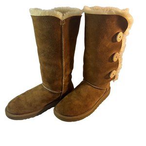 UGG Bailey S/N 1873 Button Triplet Classic Tall Med Brown Suede Boots Sz 8Lo